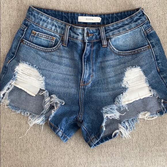 SOLD - Hidden Heavy Fray High Rise Shorts - Picture 4 of 5
